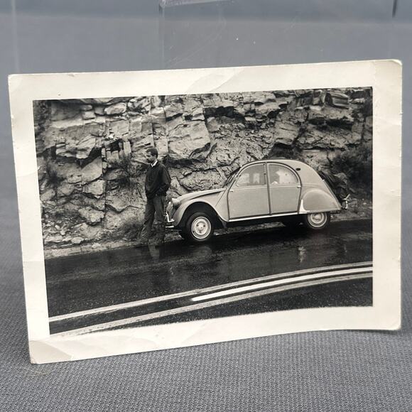 VTG B&W Photo Man w/ Citroën 2CV Car 1960s 1970s European Snapshot 3.5x4.5 - Picture 1 of 13